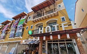 Baan URT Suratthani Airport Hotel
